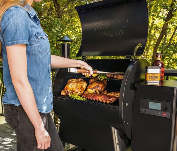 Traeger Pro 575 Black WiFi-Enabled Pellet Grill - Image 13