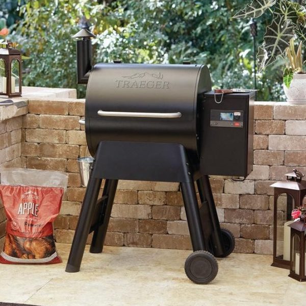 Traeger Pro 575 Black WiFi-Enabled Pellet Grill - Image 3
