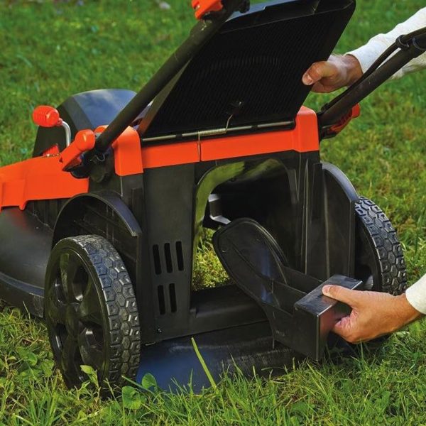 Black Decker CM2043C 40V Max Lithium 20-inch Lawn Mower - Image 9