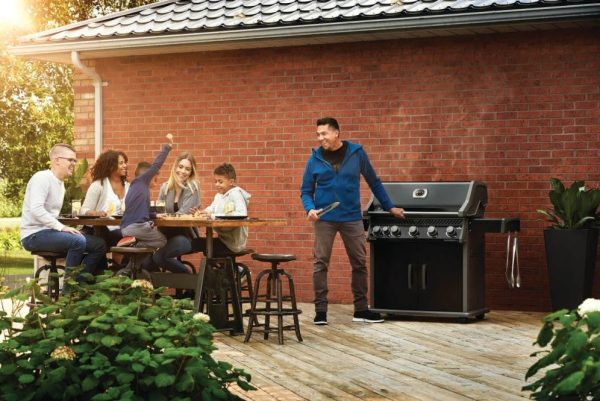 Napoleon Rogue® XT 625 Grill with Infrared Side Burner - Image 5