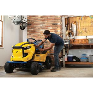 The Cub Cadet® Enduro Series XT1 LT42E 42-in. 56V MAX* Riding Lawn Mower - Image 4