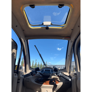GIO GOLF ENCLOSED MOBILITY SCOOTER 60V 1200W - Image 3